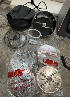 Bosch MUM 58M59 1000w kuchynsky robot - 8