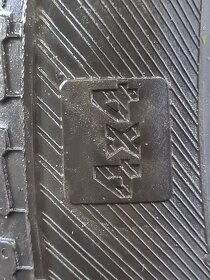 zimné Barum Polaris 4x4 235/60 R18 - 8