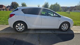 Opel Astra 2011 - 8