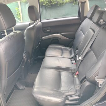 Peugeot 4007 - 8