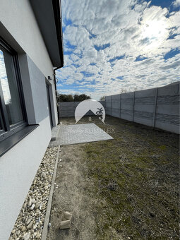 Reality KOMPLEX s.r.o. Vám ponúka 3-izbové byty NA PREDAJ v  - 8