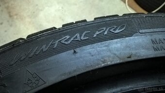 2 ks ZIMNÉ PNEU 225/40 R18 92W XL M+S VREDESTEIN cca 7-8 mm - 8