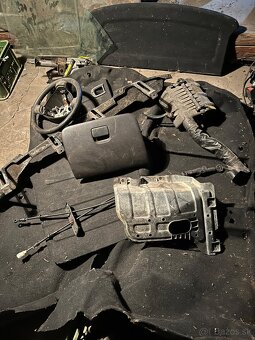 Predam vsetko za 100e Hyundai i10 - 8