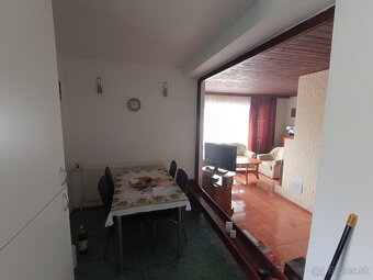 ZNÍŽENÁ CENA: Dom s možnosťou vytvorenia krásneho domova - 8