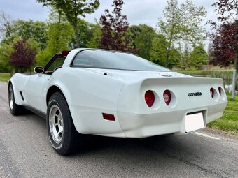 Chevrolet Corvette C3 z roku 1980 - 8