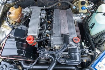 Alfa Romeo 75 2.0 Twin Spark - 8