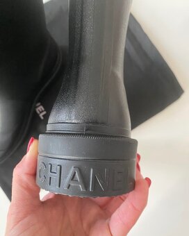 Trendové Chanel gumáky - 8