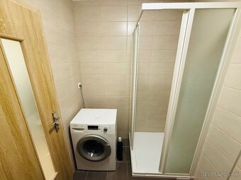 Banska Bystrica -centrum-zrekonštruovaná garzónka-predám - 8