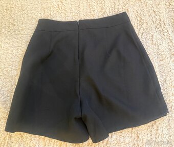 Čierne sukňo-šortky - 8