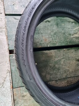 Letné pneu 225/35 r19 - 8