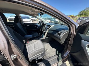 Hyundai i30 CW 1.6i CRDi VGT Family - 8