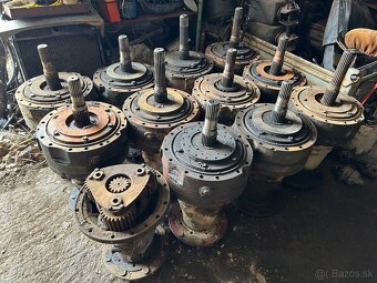 Predám rozpredám zadnú časť traktora zetor crystal - 8