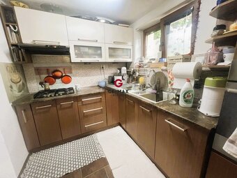 Chata ako stvorená na oddych aj bývanie – Kaluža, len pár mi - 8