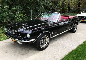 Mustang kabriolet (1967) – Prenajali si ho aj Geissenovci - 8
