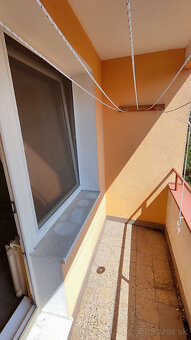 Na predaj 2-izbový (60,30 m²) byt v centre Lučenca s loggiou - 8