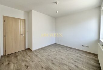 ZNÍŽENÁ CENA 3-izbový byt s loggiou 6,8m2 - 8