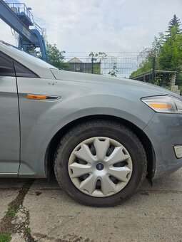 Ford Mondeo MK4 2.0 96 kW manual - 8