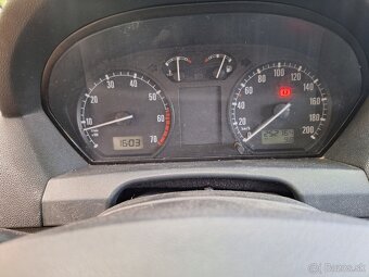 Predám škodu fabiu 1.2 htp 47kw benzin - 8
