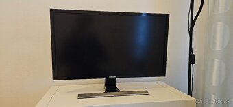 Samsung 4K UHD 28" monitor - 8