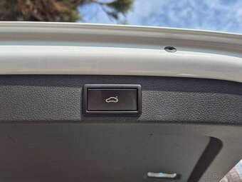 Škoda Superb Combi 2.0 TDI SCR Live DSG - 8
