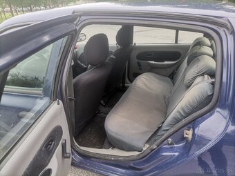 Renault Clio Thalia - 8