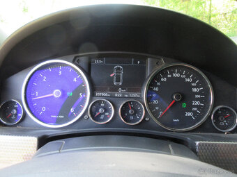 Volkswagen Touareg 3.0 V6TDI 240k R-Line - 8