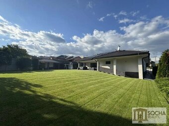 Moderný bungalov na príjemnom pozemku vo VK - 8