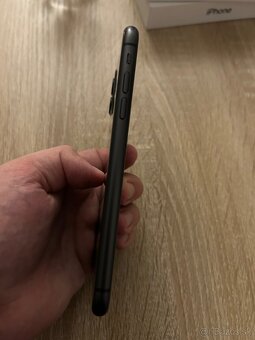 iPhone 11 64 GB - 8