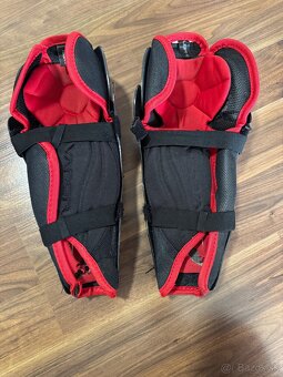 Hokejová výstroj - 8