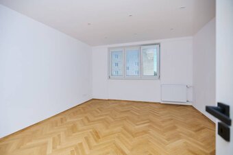 NA PREDAJ,NOVOZREKONŠTRUOVANÝ,3 - IZB. TEHLOVÝ BYT, KE - STA - 8
