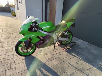 Kawasaki zx9r - 8