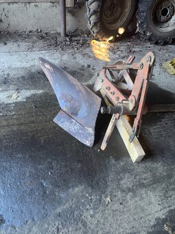 Predám náhradné diely na traktor pf-62 - 8
