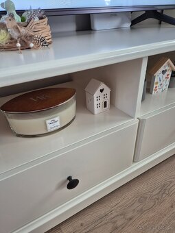 TV stolík Liatorp - 8