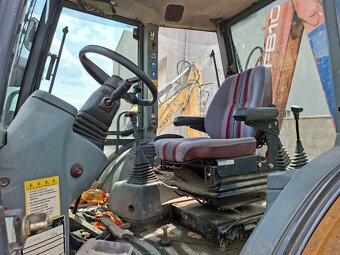 NEW HOLLAND FB 100 4PT 4X4 - 8