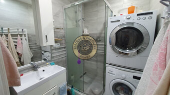 PREDAJ: 2 izb. byt 41 m2 + loggia kompletná rekonštrukcia - 8