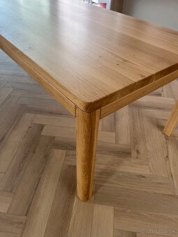Drevený dubový jedálenský stôl - 8