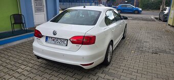 Volkswagen Jetta - 8