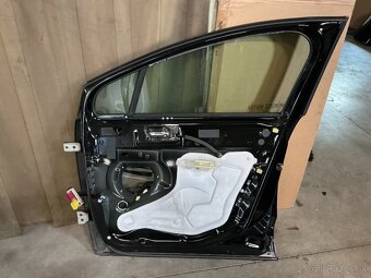 Peugeot 5008 - prodej dveří. - 8