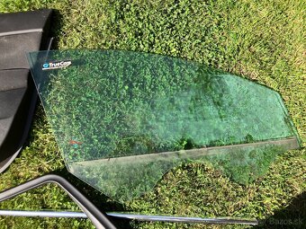 Opel Insignia dvere p/zadne, p/predne+sklo, roleta kufor - 8