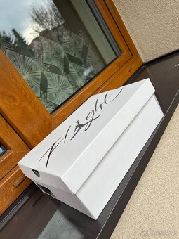 Jordan 4 Retro White Thunder - 8