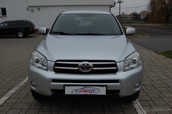 Toyota RAV4 2.0 benzín - 8