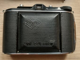 stary fotoaparat s filmom,stativ 20eur - 8