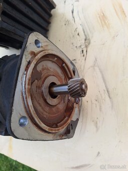 Motor s prevodovkou - 8