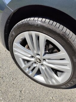 Predám Škoda Superb 2 facelift 125 kw 4x4 2015 - 8