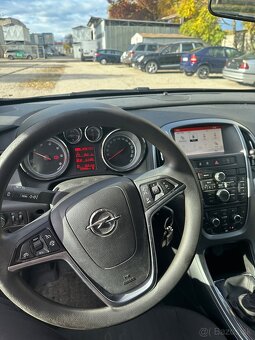 Opel Astra J 1.6 CDTI - 8