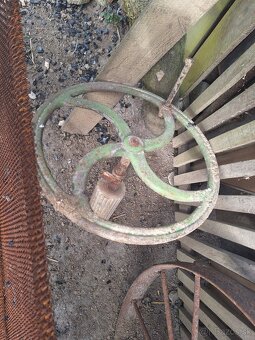 Liatinove koleso na studnu 1 - 8