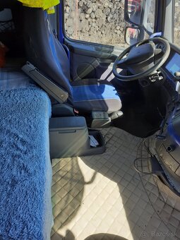 Ťahač  volvo- lowdek- mega - 8