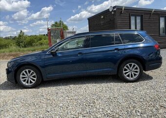 Volkswagen Passat 2,0 TDI 110kW DSG NAVI 2023 nafta automat - 8