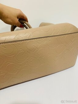 Krasna kabelka Guess - 8