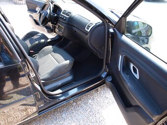Škoda Roomster 1.6 16V Sport - 8